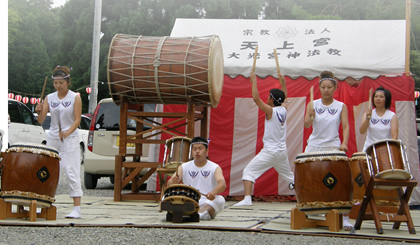 Ikazuchi Offering the Drum performance